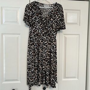 Donna Morgan Black Leopard Animal Print Faux Wrap Short Sleeve Midi Dress Size 4